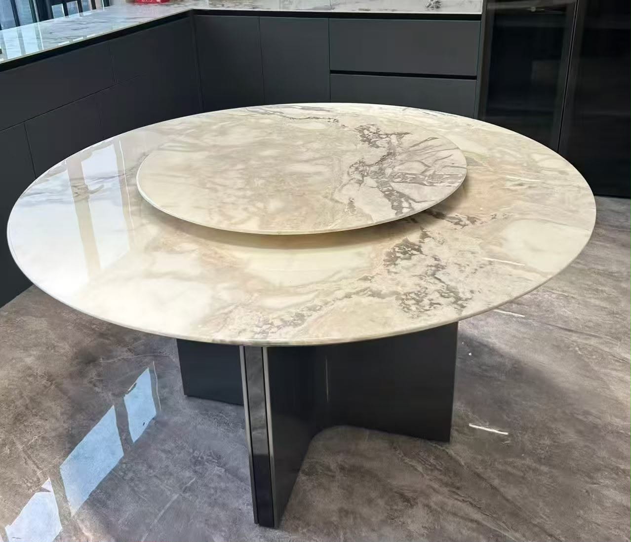 Round Table with Turntable